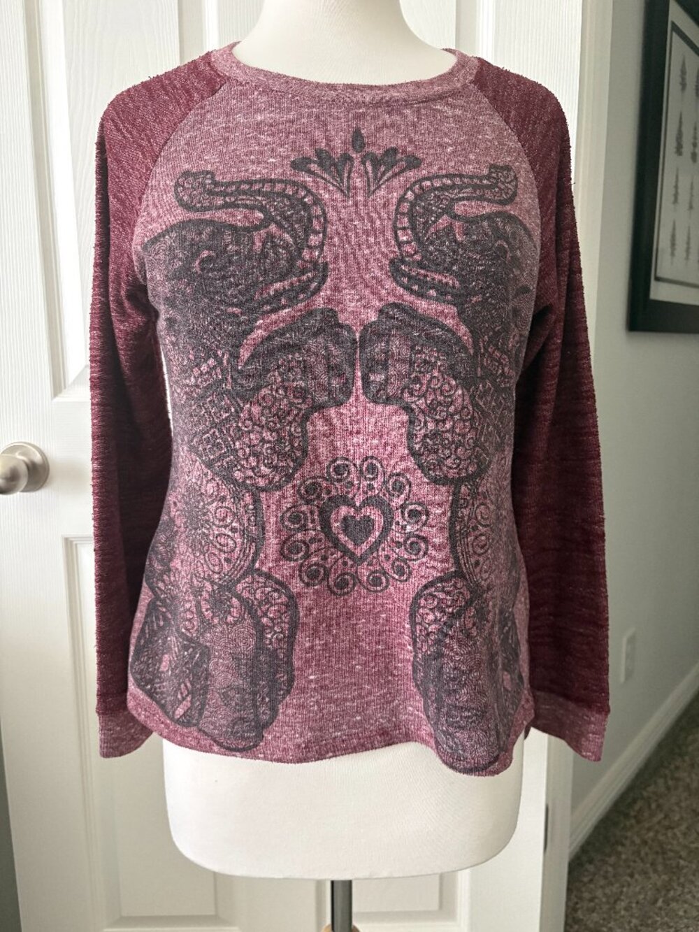 Long Sleeve Knit Top by Hybrid with Elephants Size L